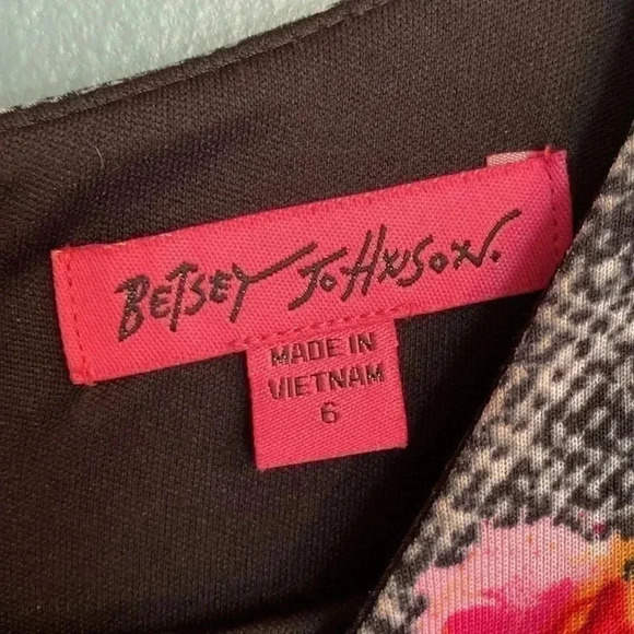 Betsy Johnson size 6 - pencil dress with cap sleeves - black and white - Picture 4 of 10